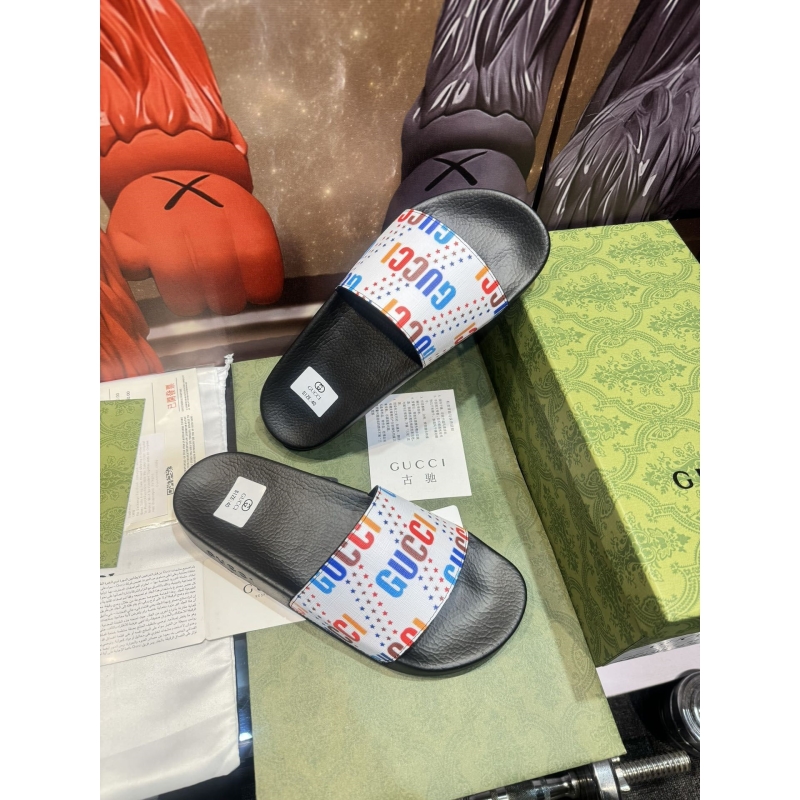 G*u*i slippers